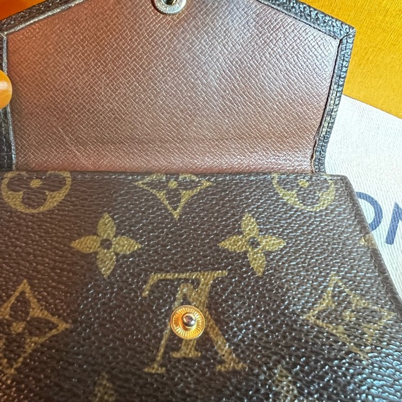 Louis Vuitton Elise Compact Wallet Men or Women’s wallet - Picture 12 of 16